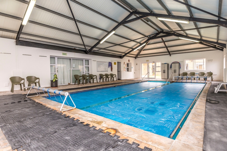 2 Bedroom Property for Sale in Whispering Pines Western Cape